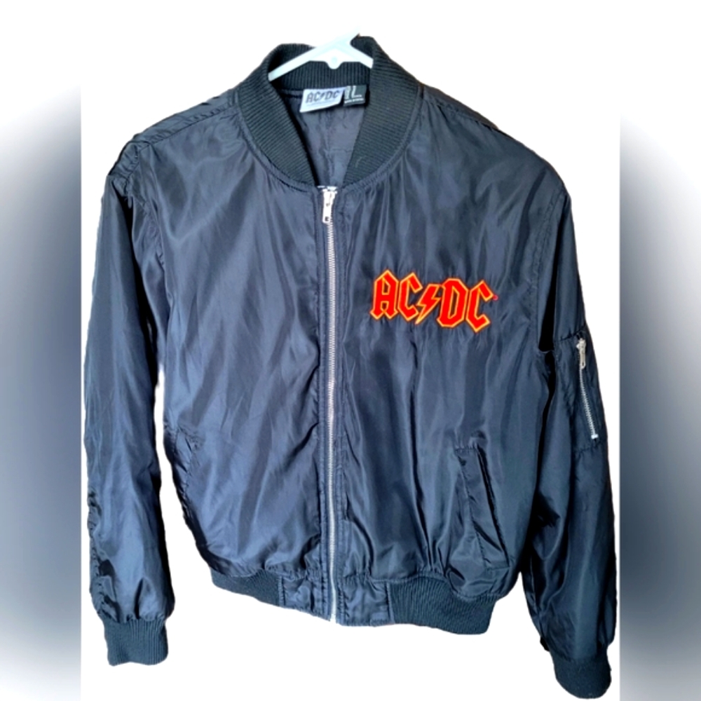 AC⚡️DC Embroider Logo 1981 World Tour Black Bomber Jacket - Medium - GUC